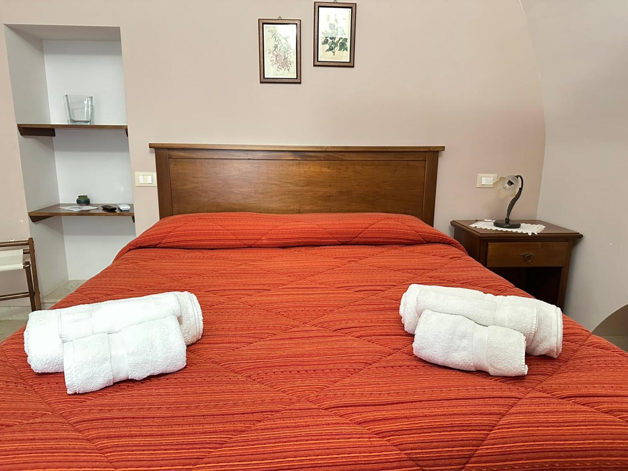 Historic B&B Apartments Home Chiaramonte Gulfi Exteriör bild