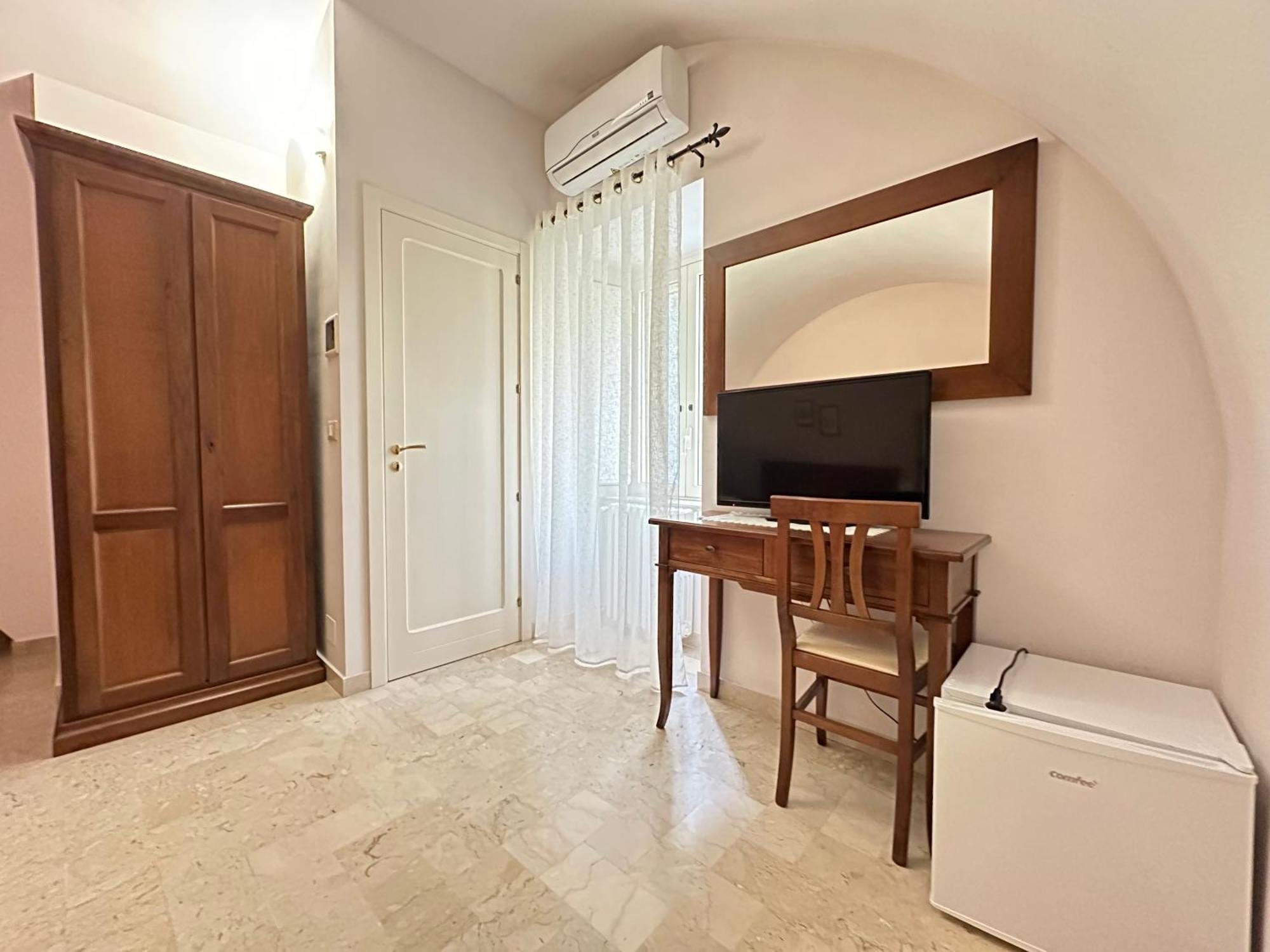 Historic B&B Apartments Home Chiaramonte Gulfi Exteriör bild